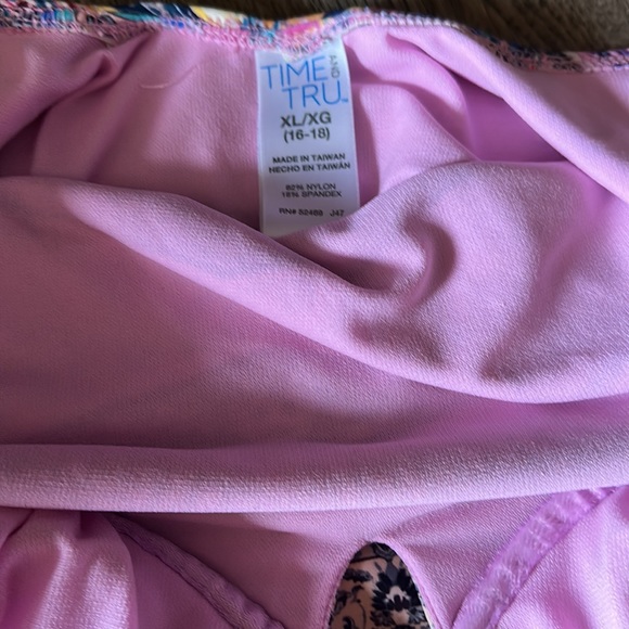 One Piece Swimmie 16/18 - Picture 4 of 5